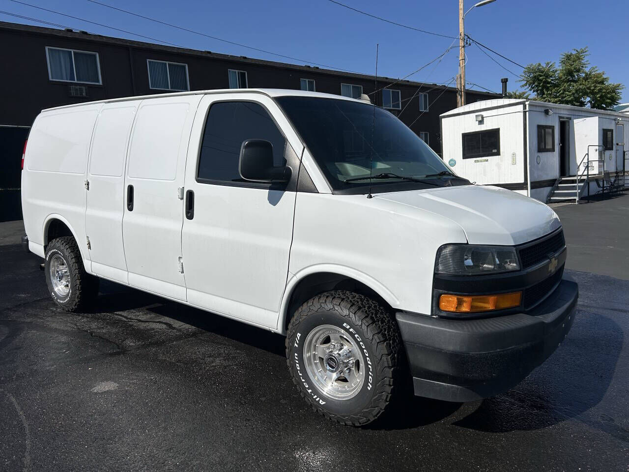 2020 CHEVROLET Express