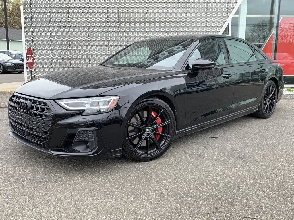 2023 AUDI S8