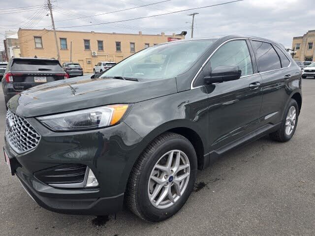 2023 FORD Edge