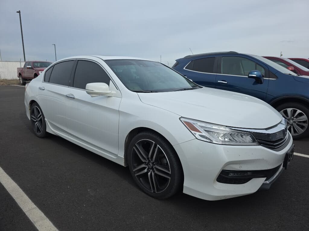 2017 HONDA Accord