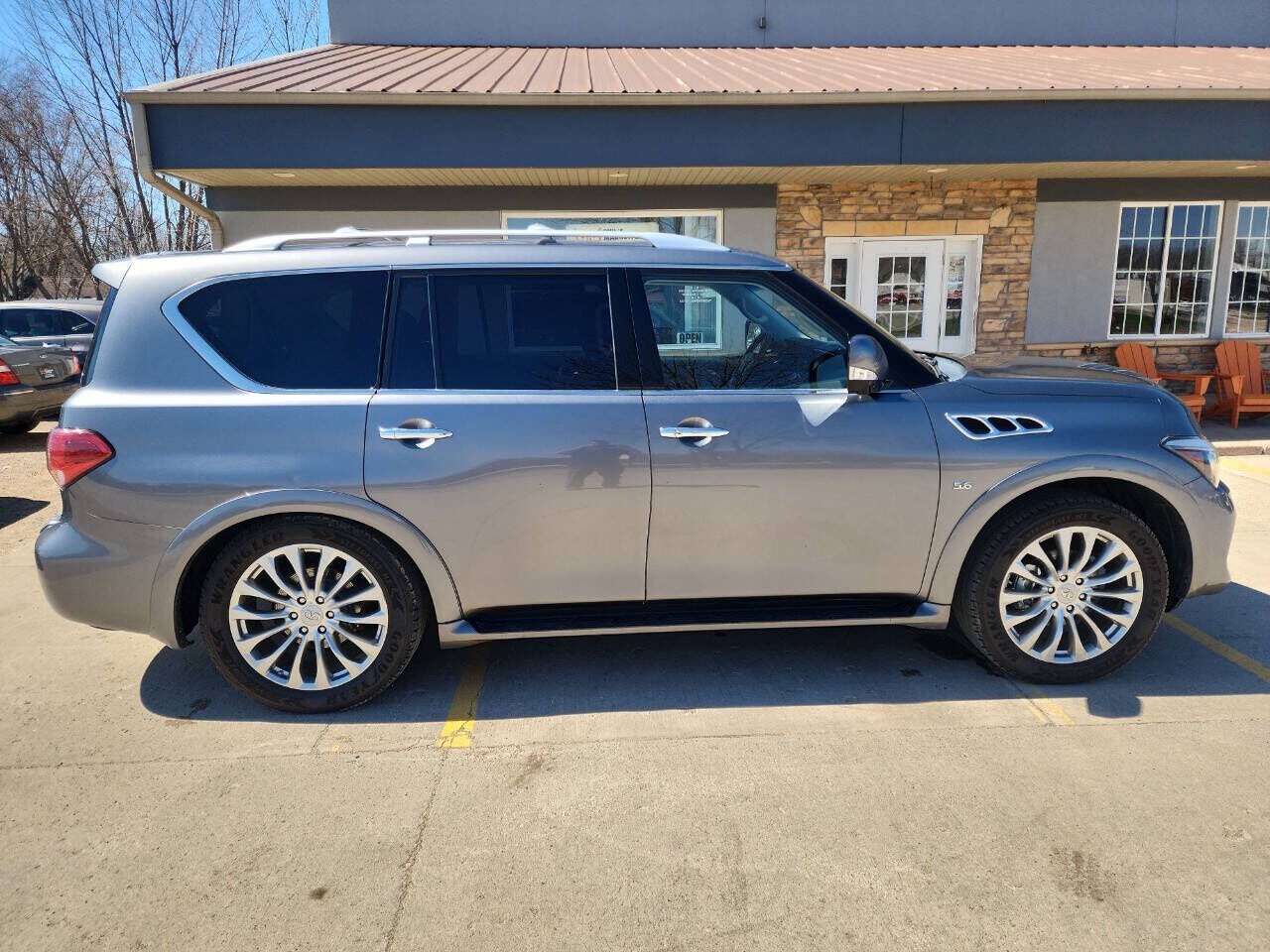 2016 INFINITI QX80