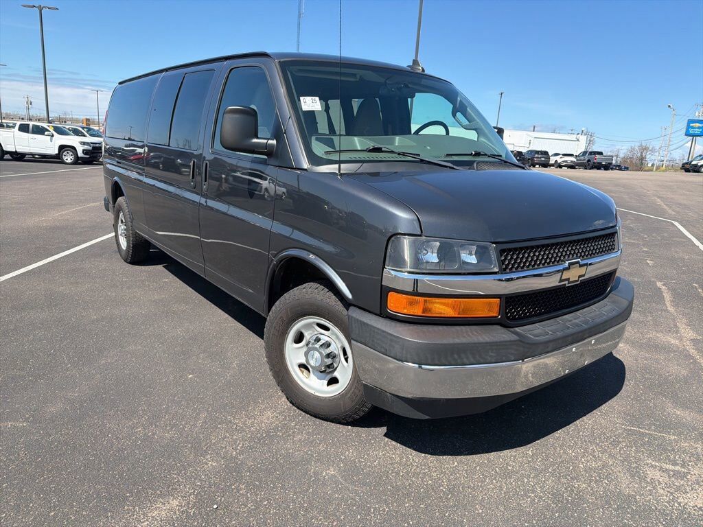 2017 CHEVROLET Express