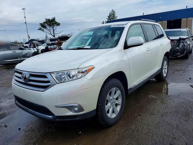 2013 TOYOTA Highlander