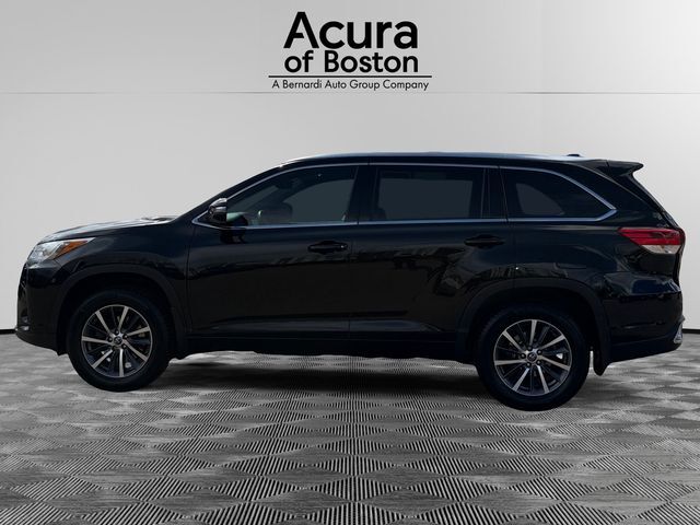 2017 TOYOTA Highlander