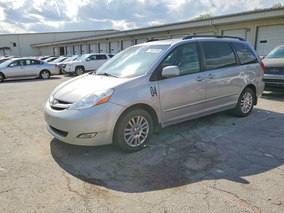 2010 TOYOTA Sienna