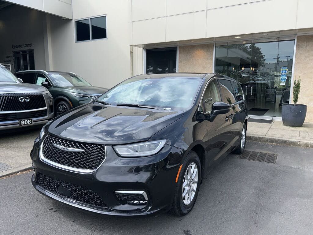2023 CHRYSLER Pacifica