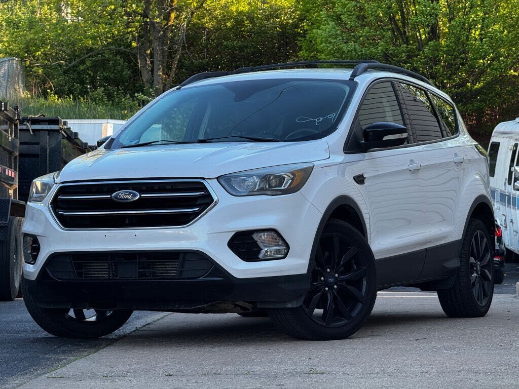 2017 FORD Escape