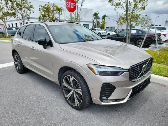 2025 VOLVO XC60