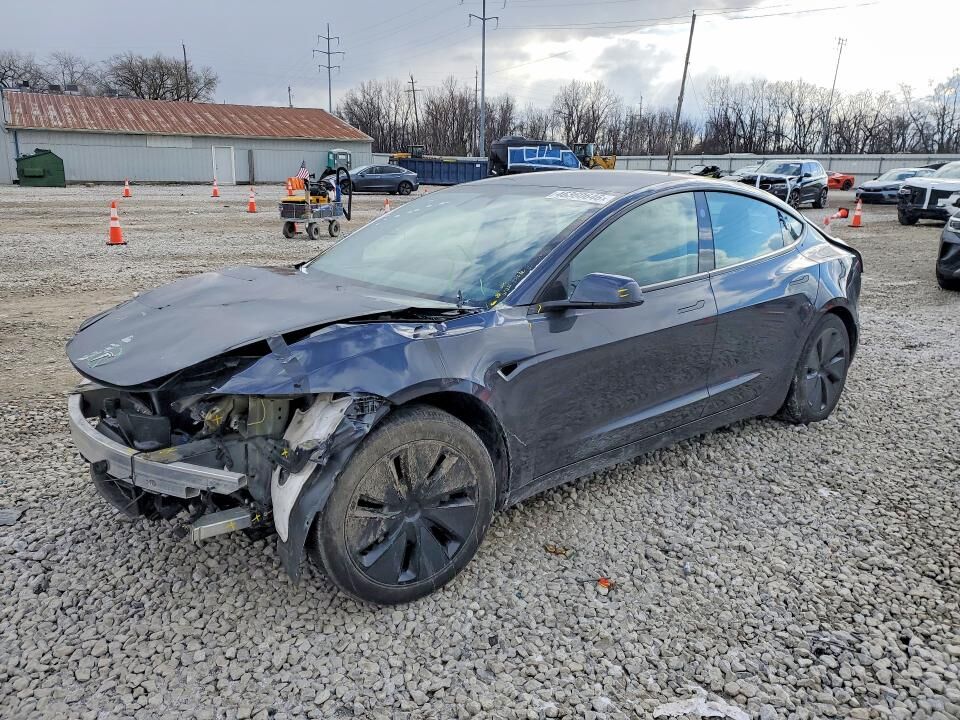 2024 TESLA Model 3