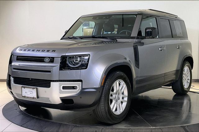 2024 LAND ROVER Defender