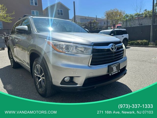 2016 TOYOTA Highlander