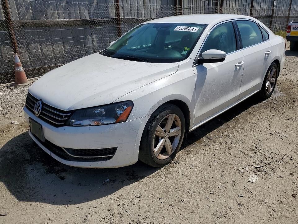 2013 VOLKSWAGEN Passat