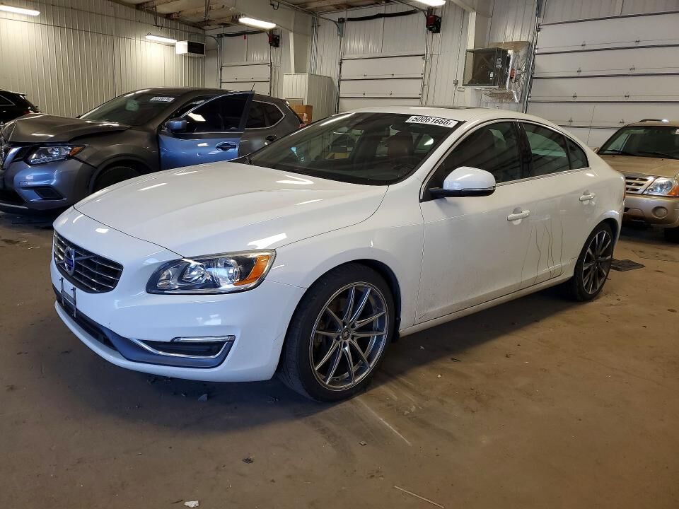 2015 VOLVO S60
