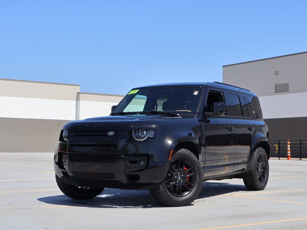 2023 LAND ROVER Defender