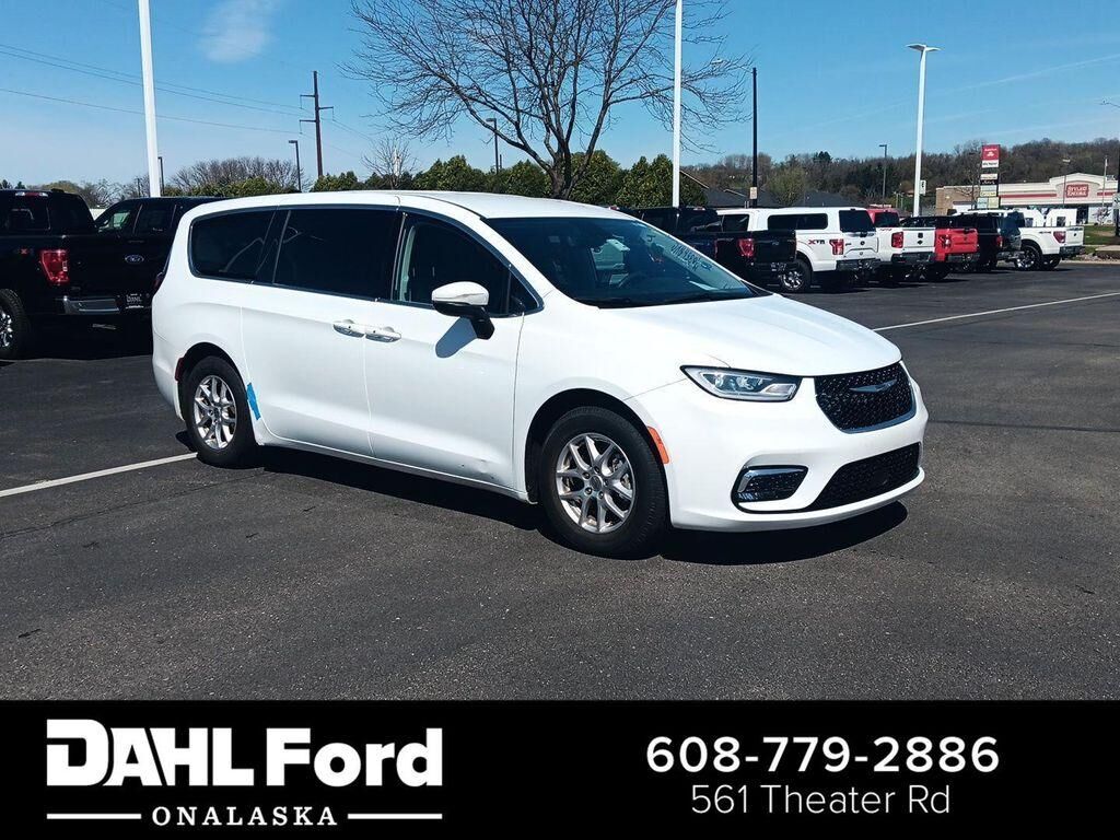 2023 CHRYSLER Pacifica