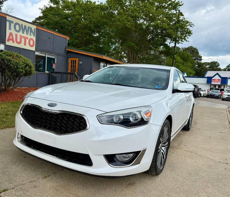 2014 KIA Cadenza