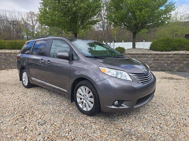 2015 TOYOTA Sienna