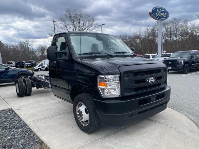 2027 FORD E-450