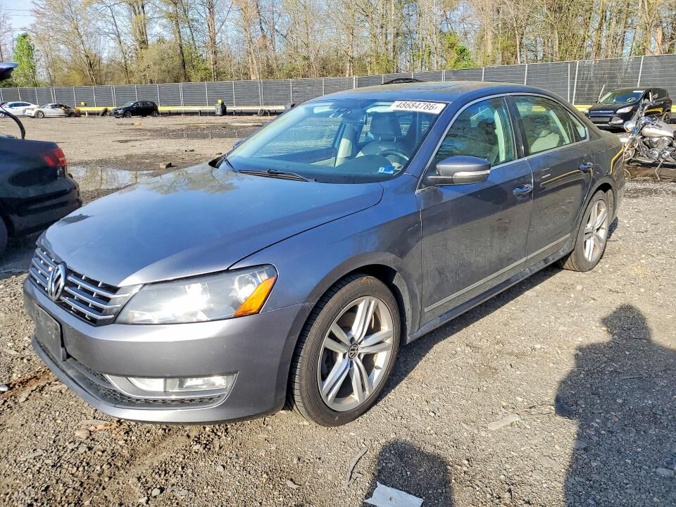 2013 VOLKSWAGEN Passat