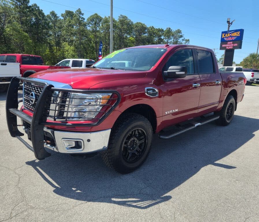 2017 NISSAN Titan