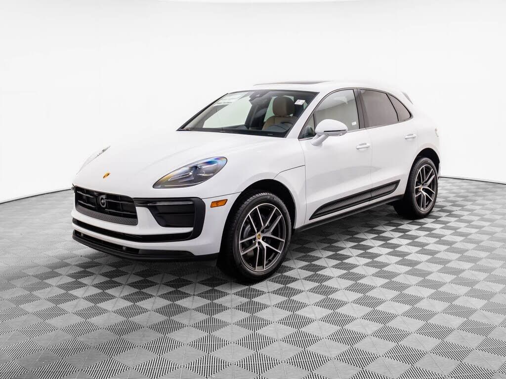 2026 PORSCHE Macan