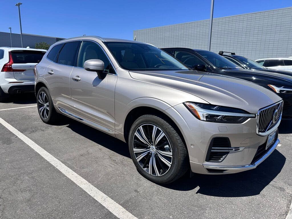 2023 VOLVO XC60