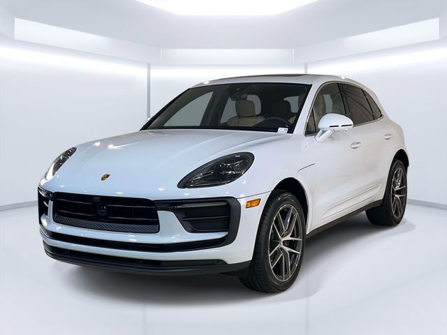2026 PORSCHE Macan