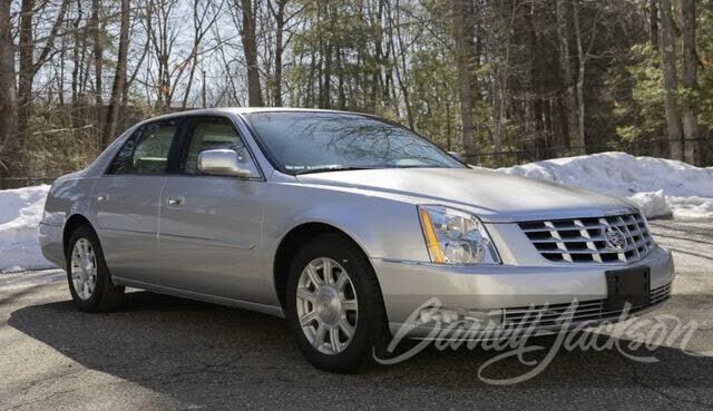 2010 CADILLAC DTS