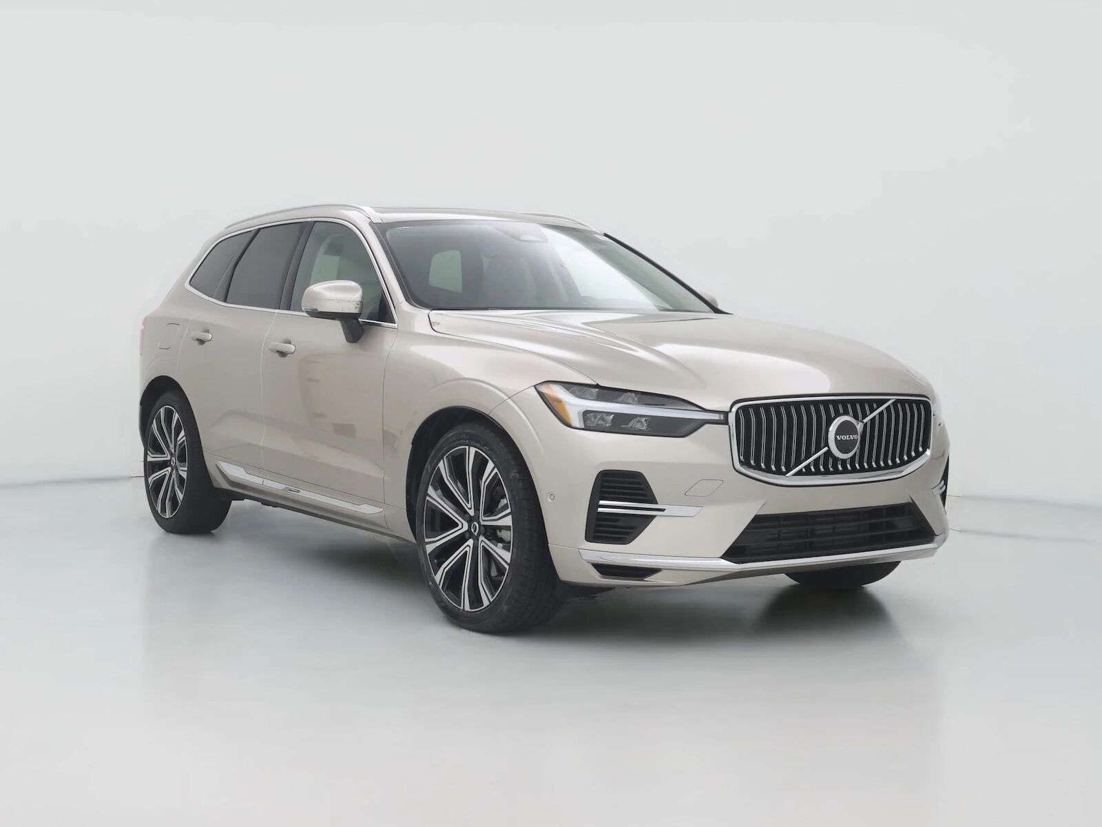 2023 VOLVO XC60