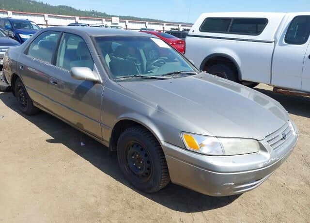 1999 TOYOTA Camry
