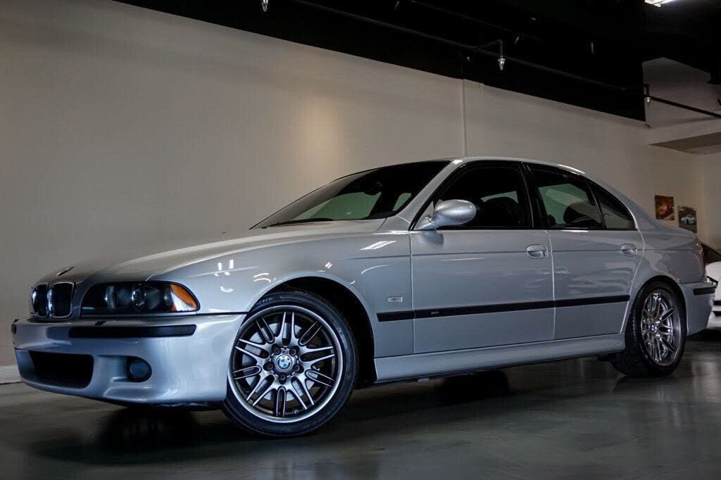 2002 BMW M5