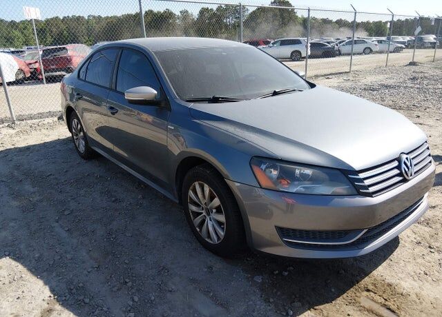2014 VOLKSWAGEN Passat