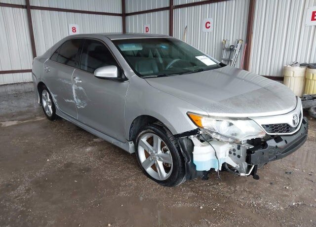 2013 TOYOTA Camry