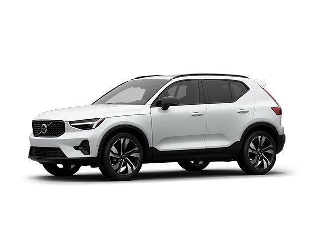 2026 VOLVO XC40