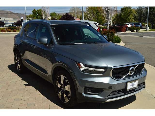 2019 VOLVO XC40