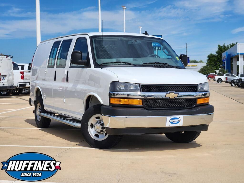 2024 CHEVROLET Express
