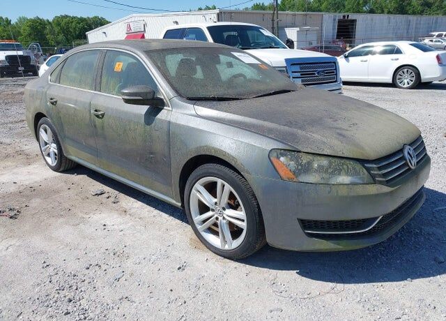 2014 VOLKSWAGEN Passat