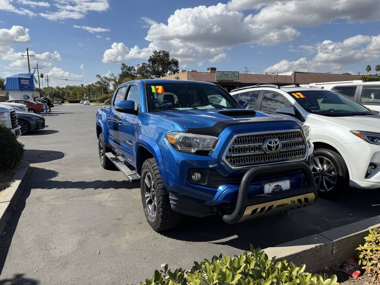 2017 TOYOTA Tacoma