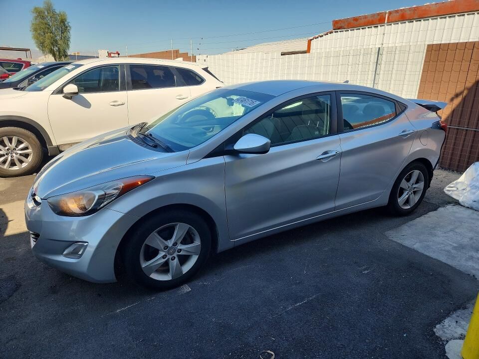 2012 HYUNDAI Elantra