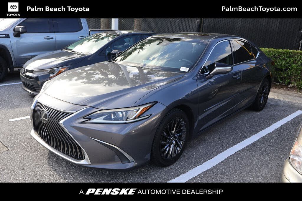 2019 LEXUS ES
