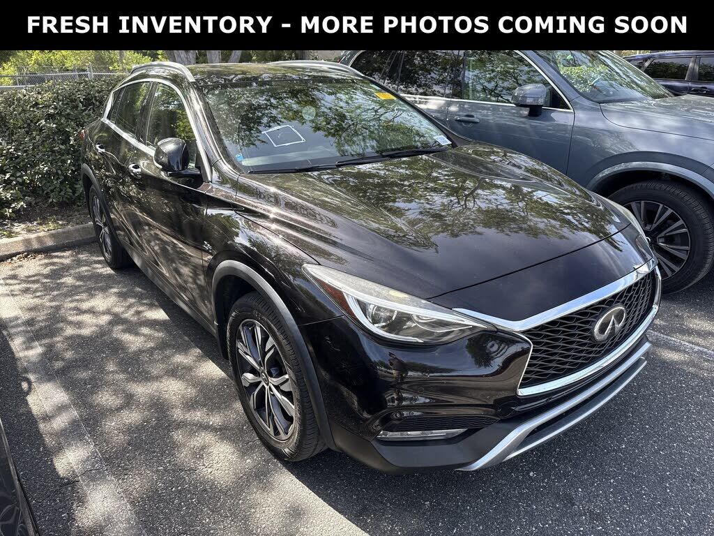 2017 INFINITI QX30