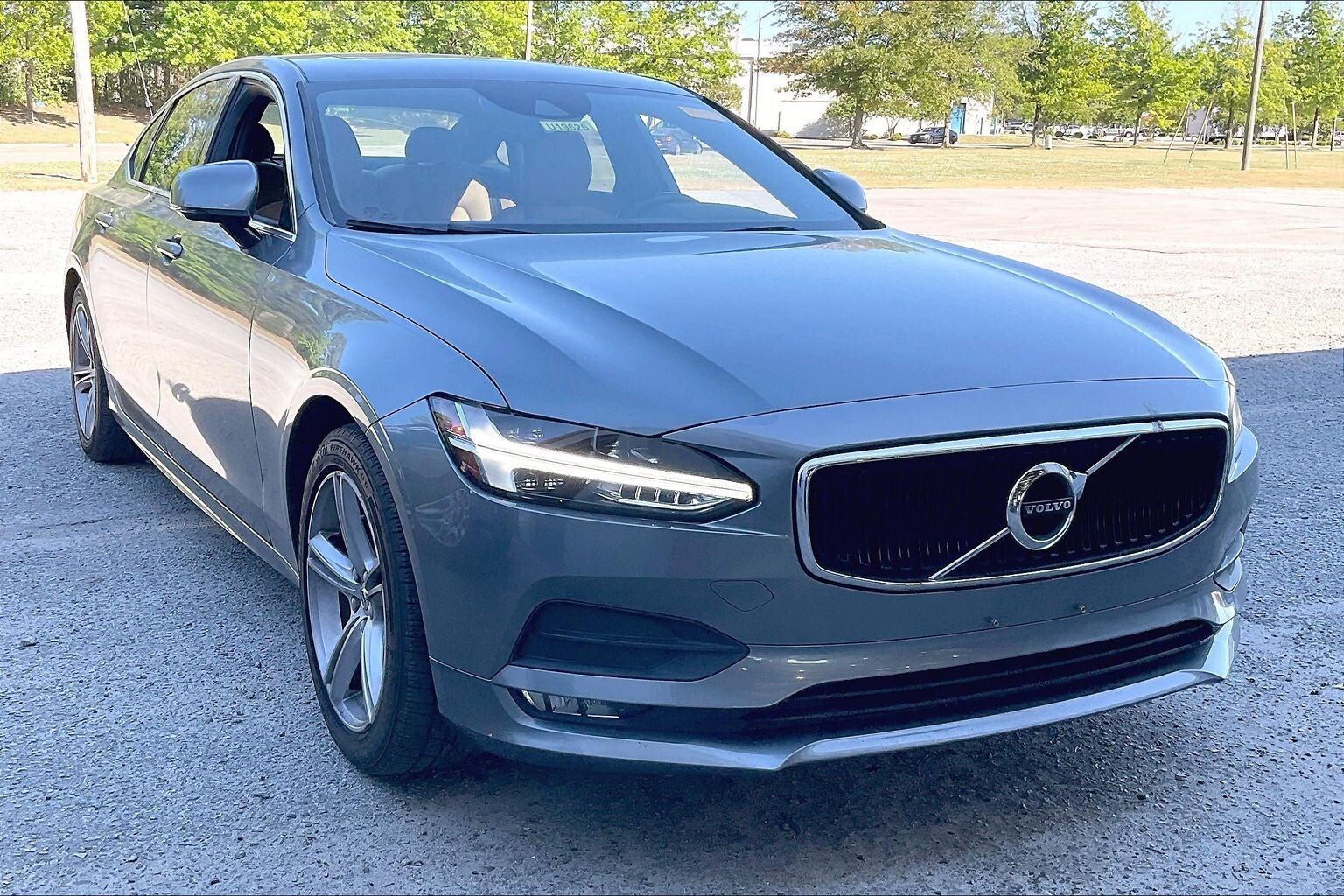 2019 VOLVO S90