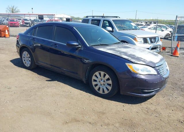 2013 CHRYSLER 200