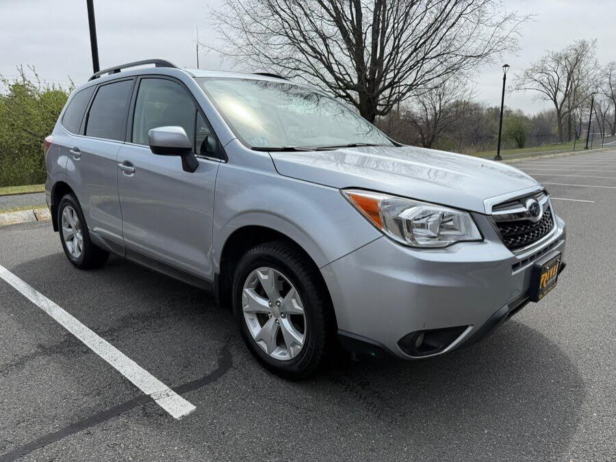 2016 SUBARU Forester