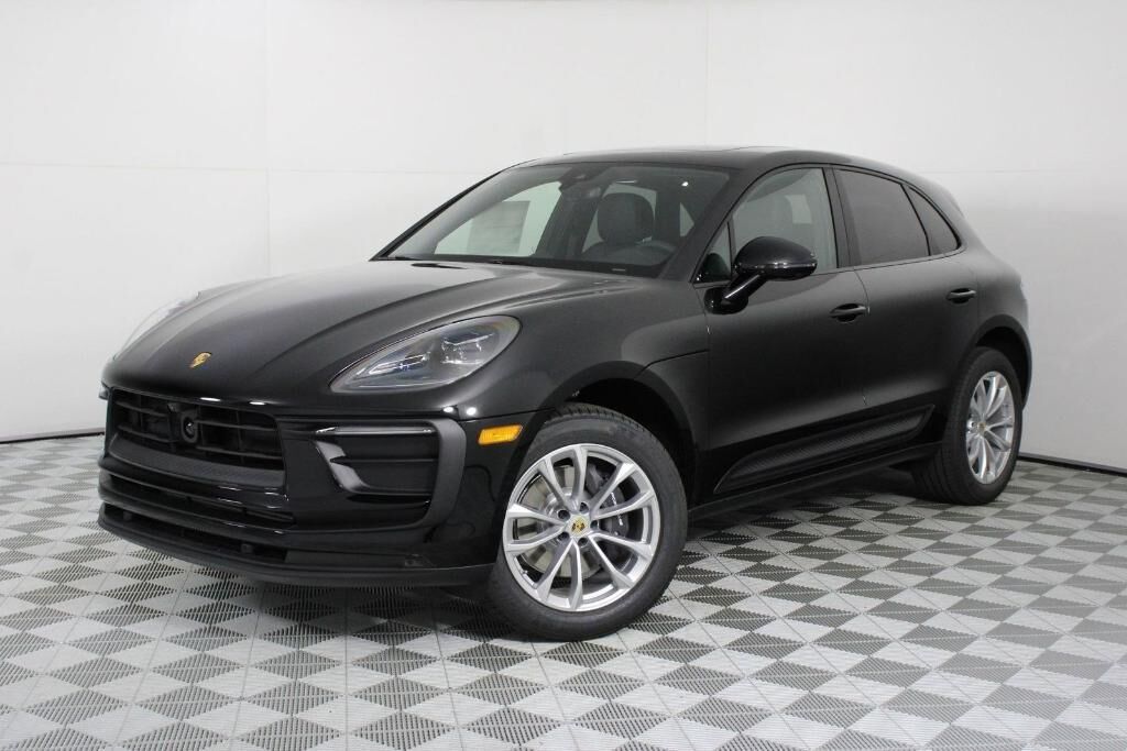2026 PORSCHE Macan