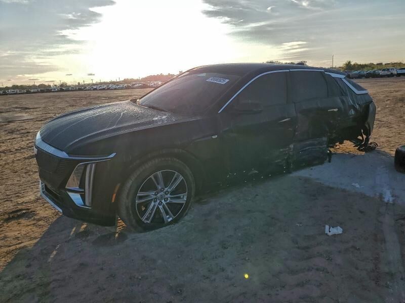 2024 CADILLAC Lyriq