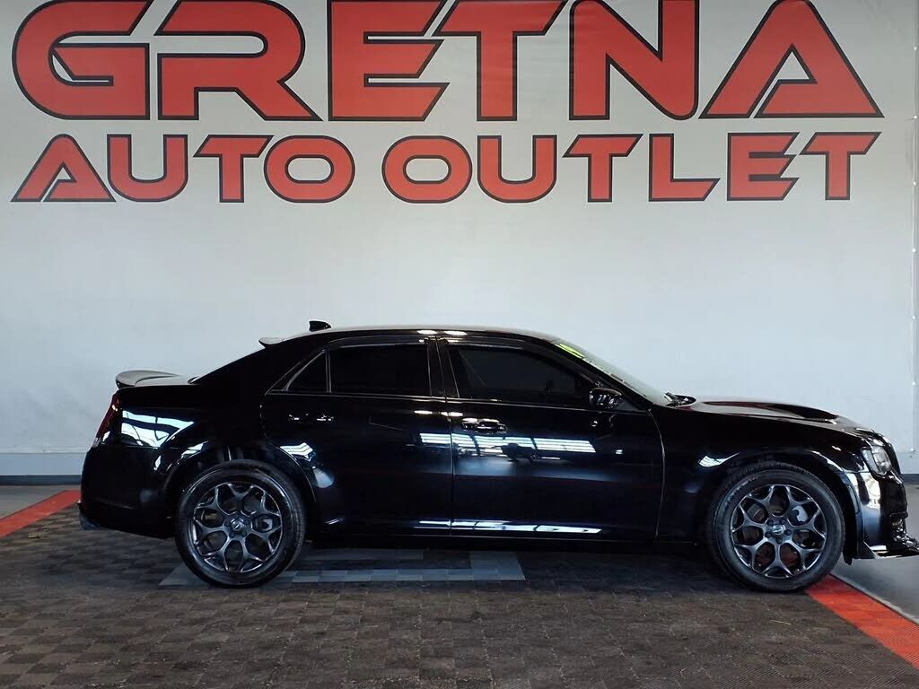 2019 CHRYSLER 300