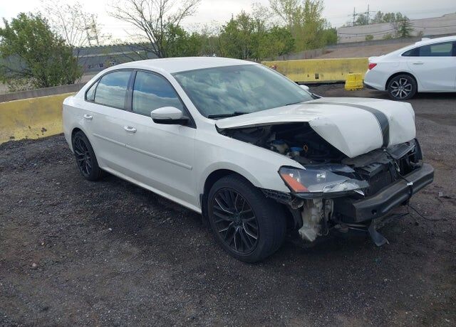 2015 VOLKSWAGEN Passat