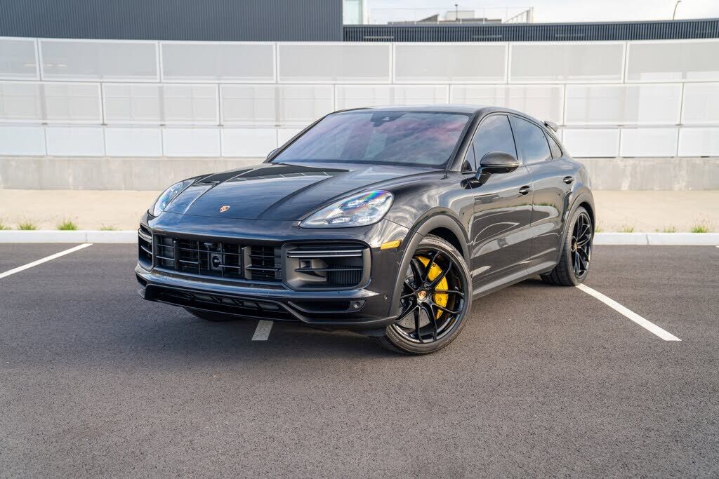 2022 PORSCHE Cayenne