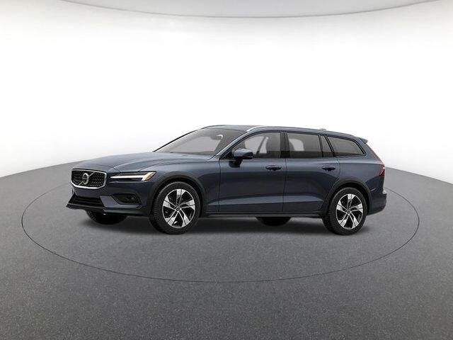 2026 VOLVO V60CC